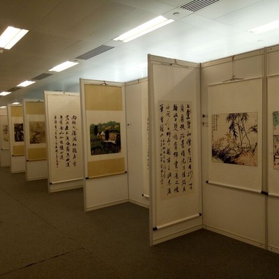 上海展柜展板出租與圖文設(shè)計(jì)一站式服務(wù)，如何選擇靠譜供應(yīng)商？